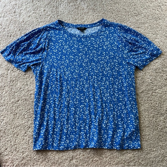 Banana Republic Tops - Banana Republic | Blue + White Floral Print Crewneck Flutter Sleeve Blouse Shirt